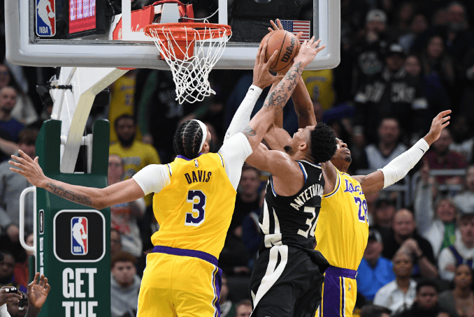 包含湖人技术犯规送分，F1车队主帅怒摔战术板！的词条-jiuyou